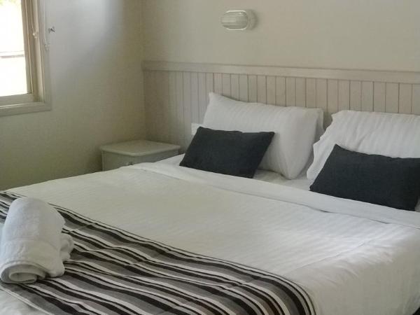 Canberra Carotel Motel : photo 1 de la chambre villa 2 chambres avec baignoire spa