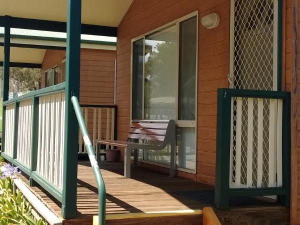 Canberra Carotel Motel : photo 1 de la chambre villa familiale