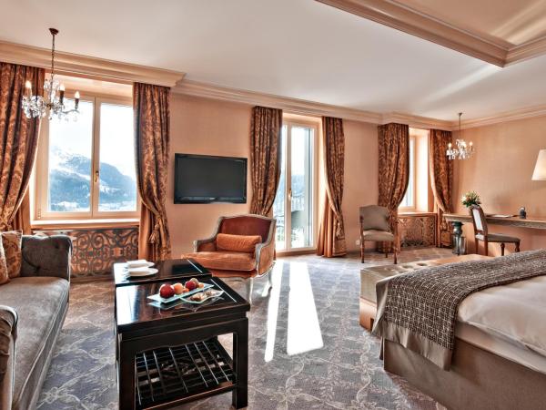 Carlton Hotel St Moritz - The Leading Hotels of the World : photo 3 de la chambre junior suite large with lake view
