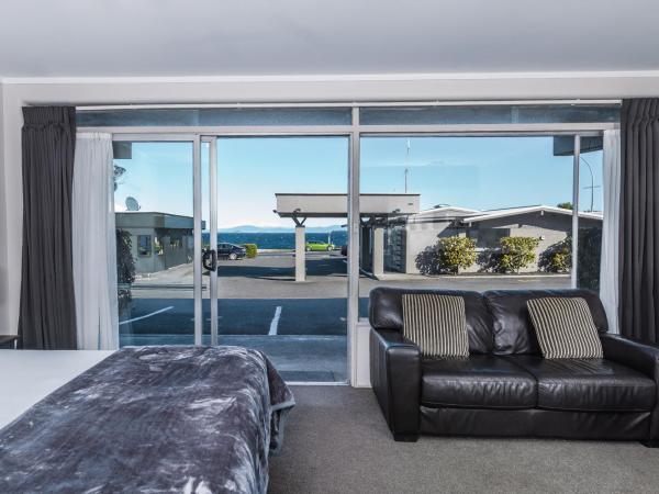 Twin Peaks Lakeside Inn : photo 2 de la chambre appartement - rez-de-chaussée