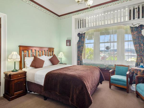 Orana House : photo 1 de la chambre chambre queen-size - vue sur jardin et rivière