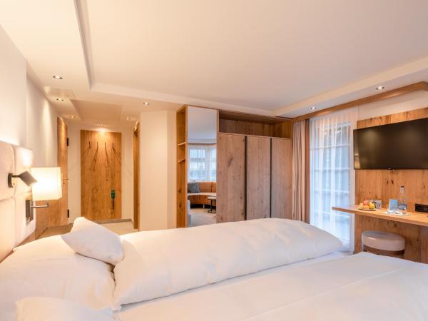 Resort La Ginabelle : photo 4 de la chambre grande chambre double - vue sur mont cervin