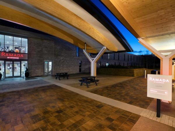 Ramada by Wyndham Leeds East : photo 1 de la chambre chambre double