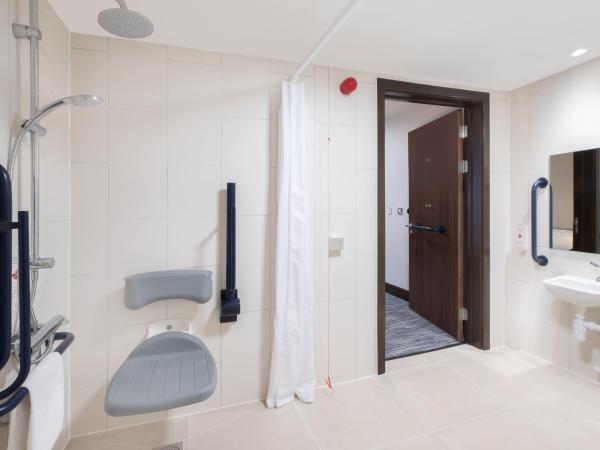 Ramada by Wyndham Leeds East : photo 3 de la chambre chambre double - accessible aux personnes à mobilité réduite 