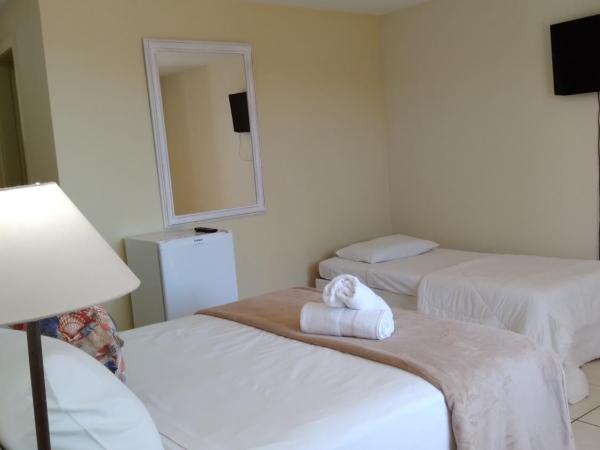 Hotel Pousada Casacolina : photo 8 de la chambre chambre triple standard