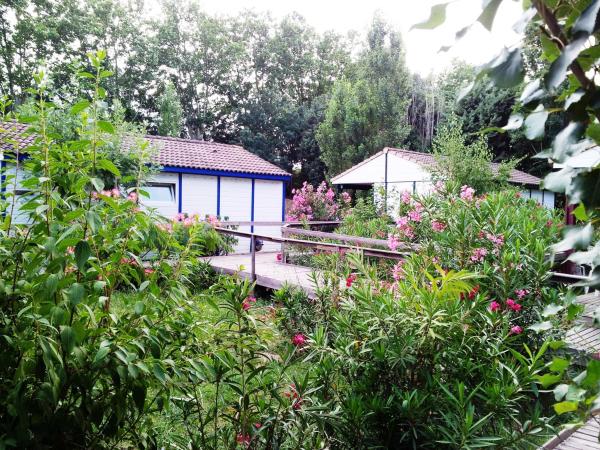 Bungalows & Rooms - Gît'Ôstal : photo 9 de la chambre bungalow