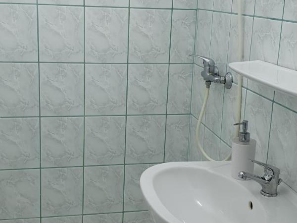 Anna vendégház : photo 6 de la chambre chambre double avec douche et balcon
