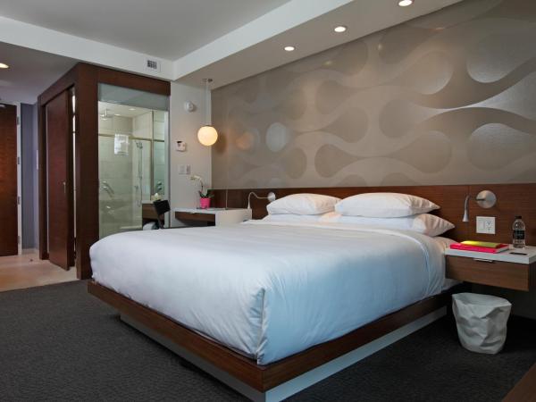 Mere Hotel : photo 1 de la chambre chambre lit king-size - vue sur ville - Étage principal