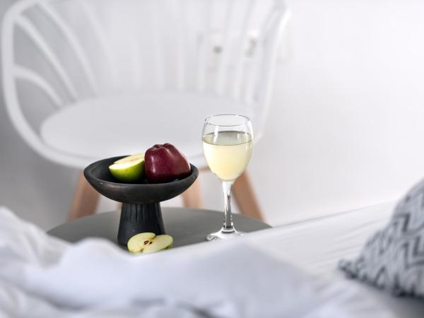 Caldera Premium Villas : photo 7 de la chambre suite lune de miel avec bain à remous privé - vue sur mer et caldera