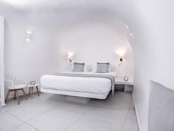 Caldera Premium Villas : photo 5 de la chambre suite troglodyte 2 chambres - vue sur mer et caldera 