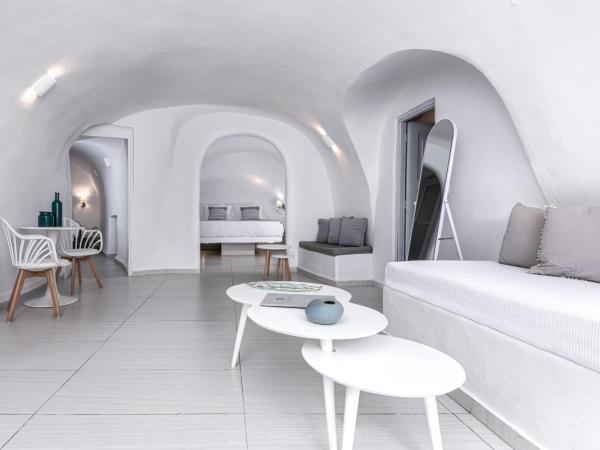 Caldera Premium Villas : photo 2 de la chambre suite troglodyte 2 chambres - vue sur mer et caldera 
