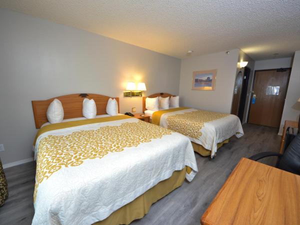 Days Inn & Suites by Wyndham Airport Albuquerque : photo 1 de la chambre chambre de luxe avec 2 lits queen-size - accessible aux personnes à mobilité réduite - non-fumeurs