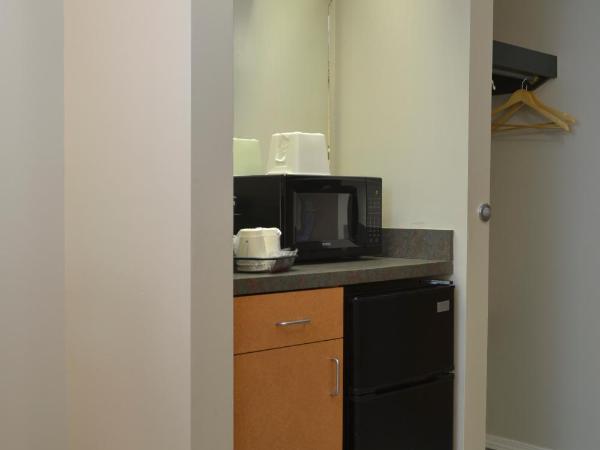 Days Inn & Suites by Wyndham Airport Albuquerque : photo 3 de la chambre suite studio lit king-size - non-fumeurs