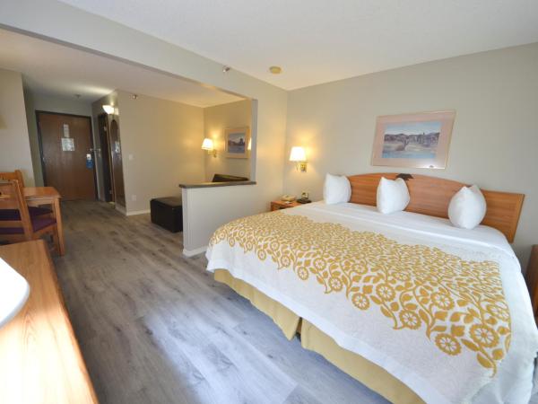 Days Inn & Suites by Wyndham Airport Albuquerque : photo 1 de la chambre suite studio lit king-size - non-fumeurs