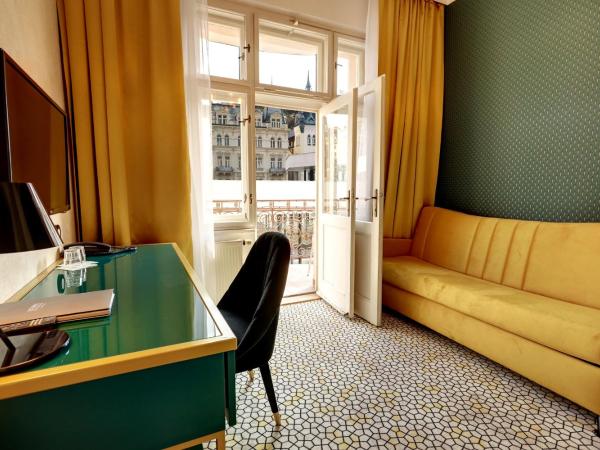 Art Deco WOLKER by ASTORIA Hotel & Medical Spa : photo 4 de la chambre suite junior familiale