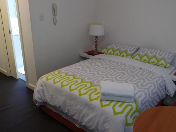 Cityview Studio Accommodation : photo 10 de la chambre studio lit queen-size de luxe 