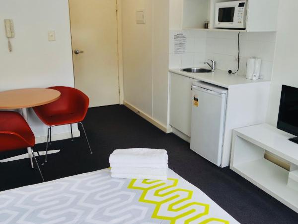 Cityview Studio Accommodation : photo 3 de la chambre studio lit queen-size de luxe 