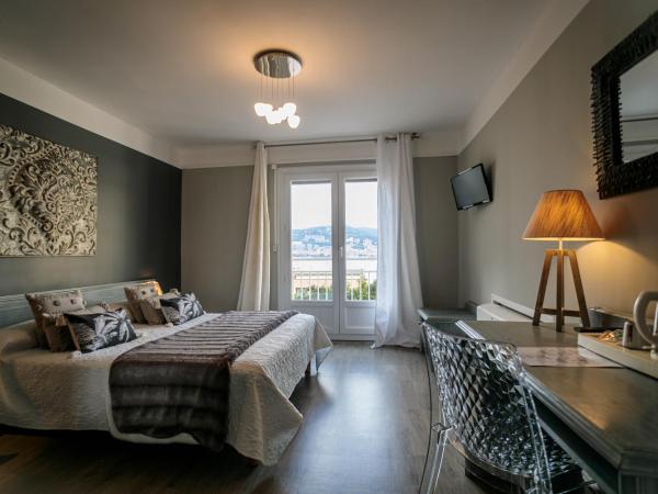 Hôtel Spunta Di Mare : photo 1 de la chambre chambre double ou lits jumeaux confort - vue sur mer