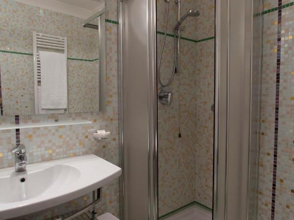 Hotel Europa : photo 2 de la chambre chambre triple