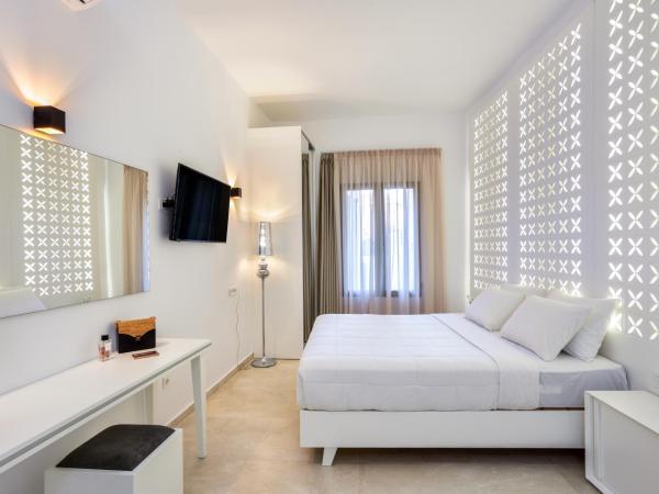 Elia Portou Luxury Residence : photo 8 de la chambre appartement de luxe avec bain à remous