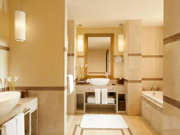 Fairmont The Palm : photo 6 de la chambre suite signature avec jacuzzi - vue panoramique sur mer du palm