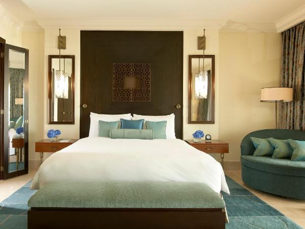 Fairmont The Palm : photo 3 de la chambre suite signature avec jacuzzi - vue panoramique sur mer du palm