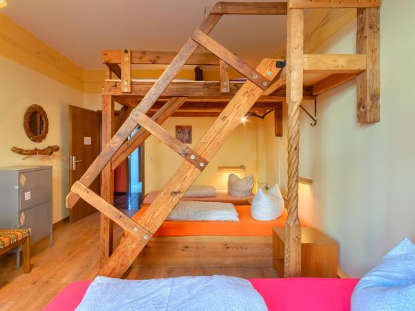 Hostel Lollis Homestay Dresden : photo 3 de la chambre lit dans dortoir de 5 lits