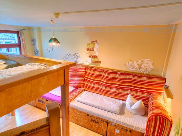 Hostel Lollis Homestay Dresden : photo 1 de la chambre chambre triple