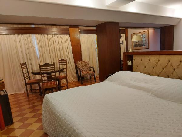 Hotel El Cazar : photo 1 de la chambre suite principale avec vue sur mer et balcon