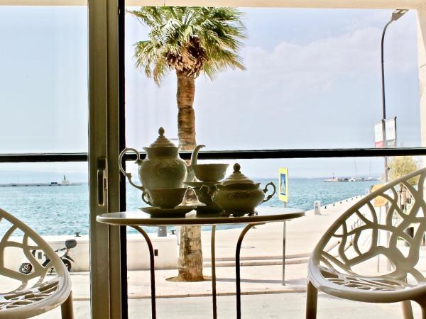 Galeria Valeria Seaside Downtown - MAG Quaint & Elegant Boutique Hotels : photo 1 de la chambre chambre de luxe - vue sur mer et loggia