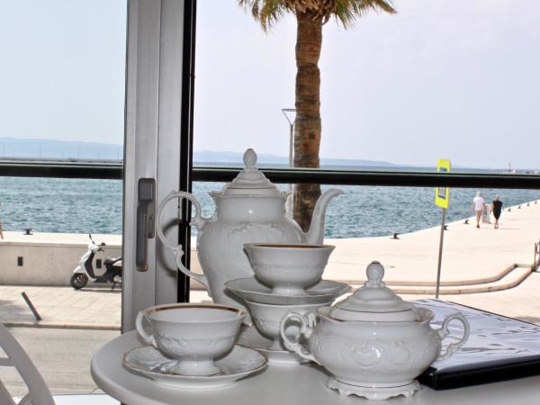 Galeria Valeria Seaside Downtown - MAG Quaint & Elegant Boutique Hotels : photo 6 de la chambre chambre de luxe - vue sur mer et loggia