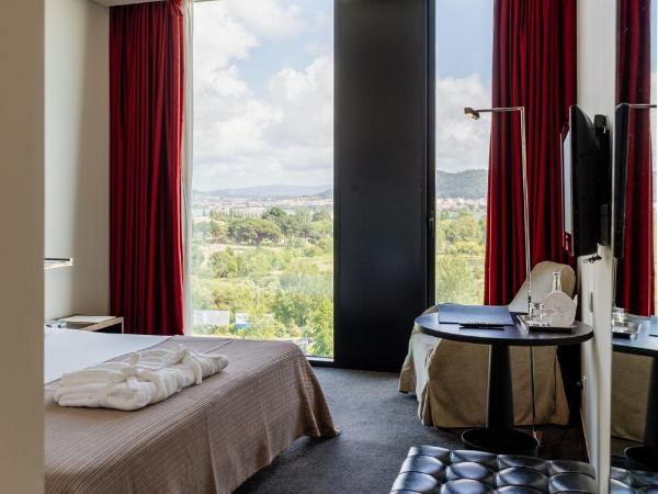 Axis Viana Business & SPA Hotel : photo 4 de la chambre suite junior – vue sur montagne