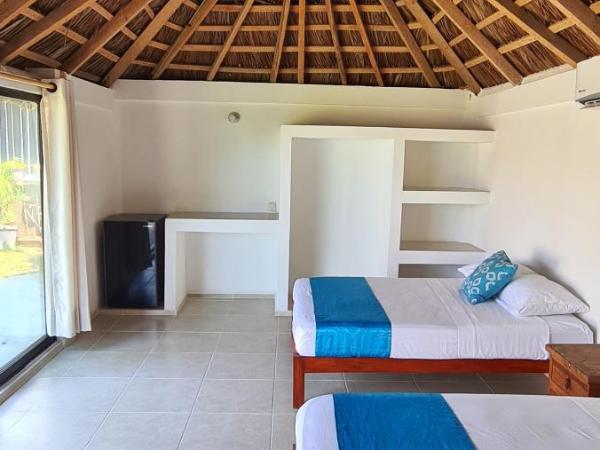 Bungalows Las Brisas Acapulco : photo 3 de la chambre chambre quadruple - vue sur jardin