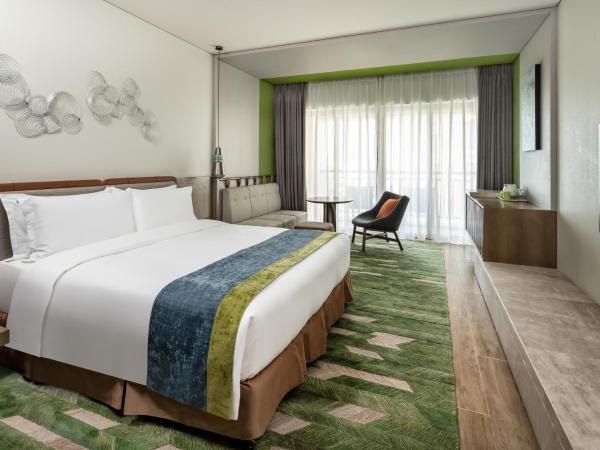 Holiday Inn Resort Sanya Bay, an IHG Hotel : photo 1 de la chambre chambre lit king-size premium - vue sur piscine