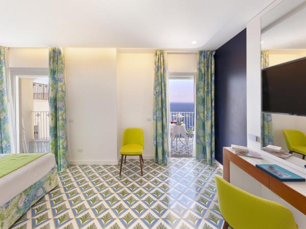 Grand Hotel Riviera : photo 1 de la chambre chambre double avec balcon