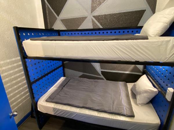 ROOMIES HOSTEL Roma : photo 1 de la chambre chambre double Économique avec salle de bains commune