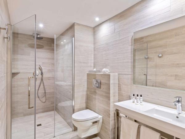 Best Western Hotel du Roy d'Aragon : photo 3 de la chambre chambre familiale avec vue sur le port