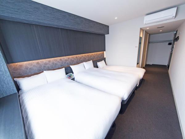 FP HOTELS South-Namba : photo 1 de la chambre chambre lits jumeaux de luxe avec canapé-lit - non-fumeurs