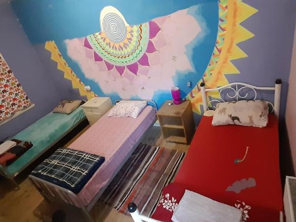 Shantihome : photo 1 de la chambre lit simple dans dortoir mixte de 3 lits