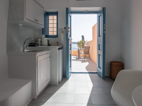 Horizon Aeifos Suites : photo 6 de la chambre studio double troglodyte - vue sur caldeira