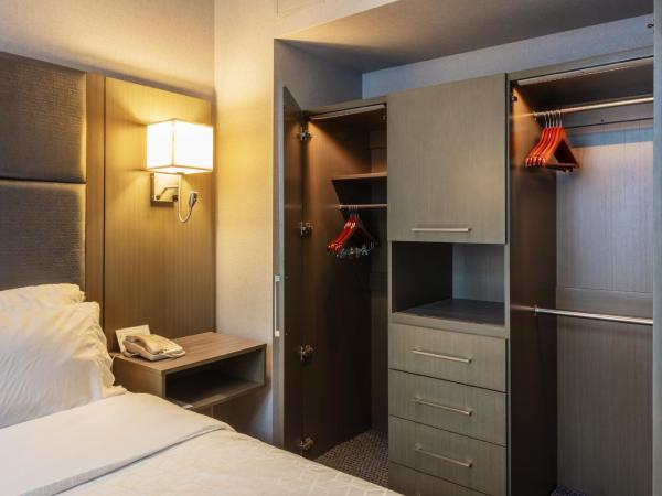Holiday Inn Express & Suites Riverport Richmond, an IHG Hotel : photo 10 de la chambre suite lit queen-size