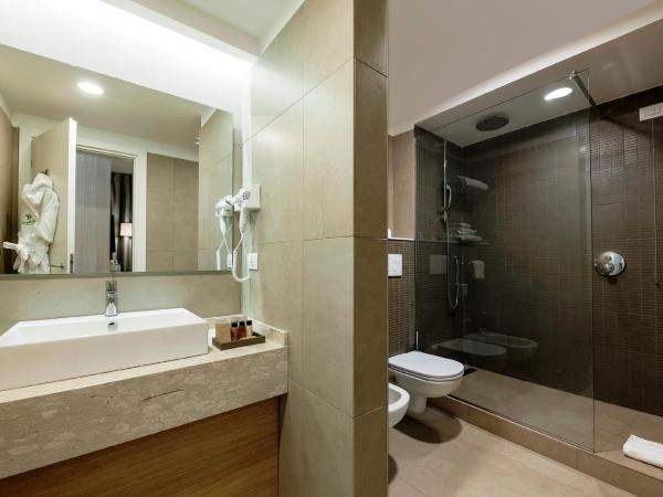 Holiday Inn Naples, an IHG Hotel : photo 3 de la chambre suite lit king-size avec canapé-lit