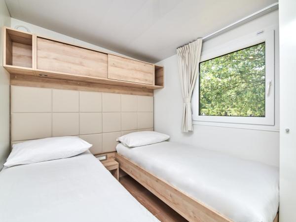 Camping Stella Maris Mobile Homes : photo 8 de la chambre mobile home premium (4+2)