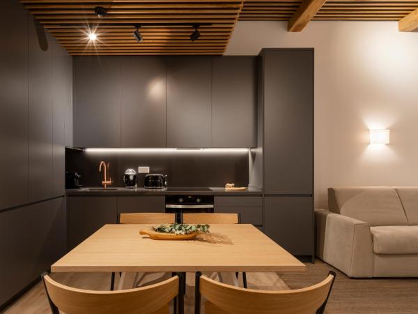 NORO Plaza : photo 6 de la chambre suite avec terrasse