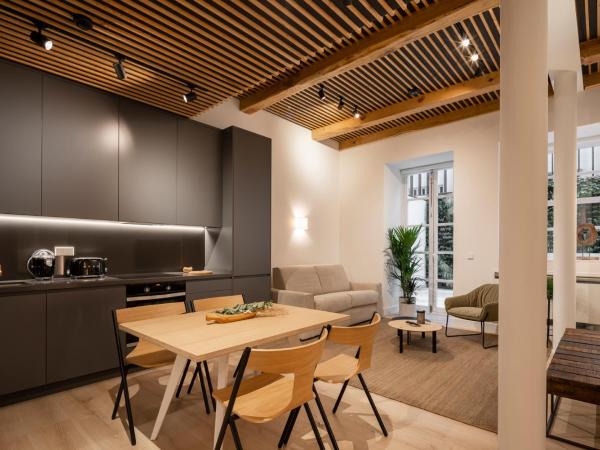 NORO Plaza : photo 5 de la chambre suite avec terrasse