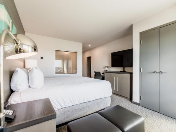 Hyatt House Winnipeg South Outlet Collection : photo 1 de la chambre one-bedroom spa king suite