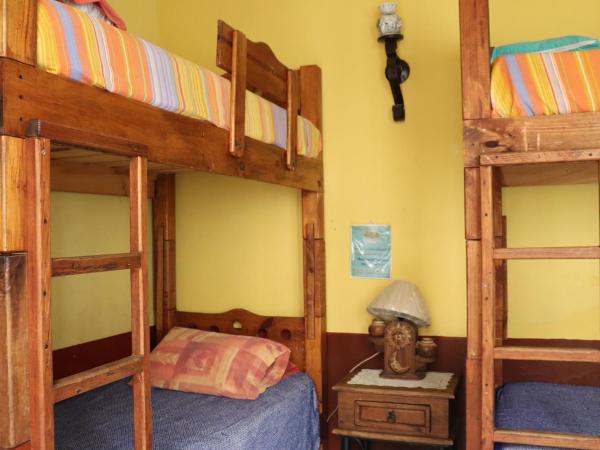 Hostel Casa Zalaoui : photo 4 de la chambre chambre familiale avec salle de bains privative