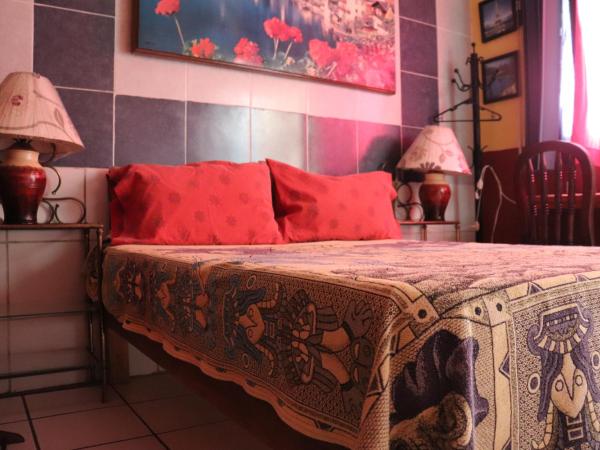 Hostel Casa Zalaoui : photo 4 de la chambre chambre double avec salle de bains privative