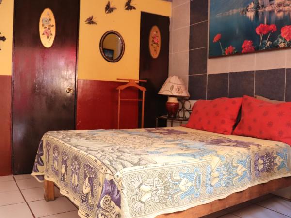 Hostel Casa Zalaoui : photo 5 de la chambre chambre double avec salle de bains privative