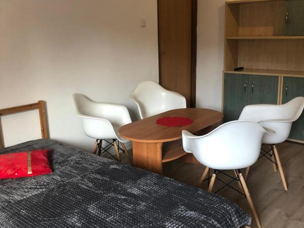 Tanie Pokoje Blisko Lotniska : photo 8 de la chambre dortoir mixte de 8 lits 